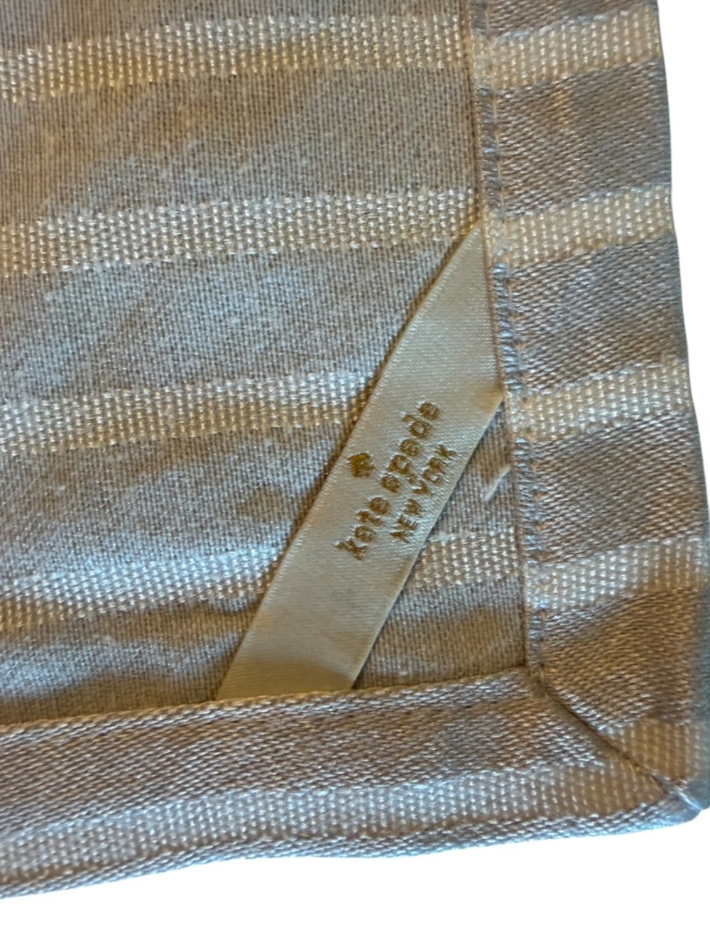 Kate Spade Harbour Drive Metallic Silver Napkins Set of 8 - Picture 5 of 6